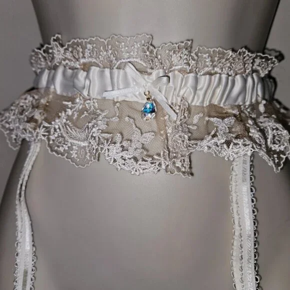 Honey Birdette Daisy Ivory Slim Garter Belt size Small or Large NWT Honey Birdette Daisy Ivory Slim Garter Belt size Small or Large NWT